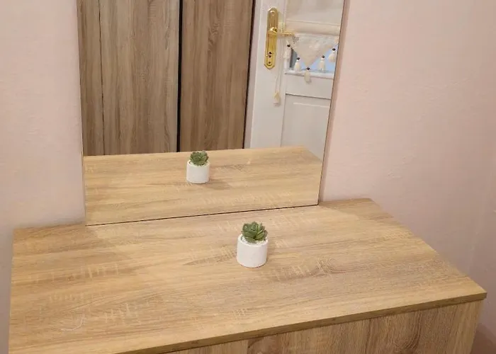 Doni's Charming Vintage * 地拉那