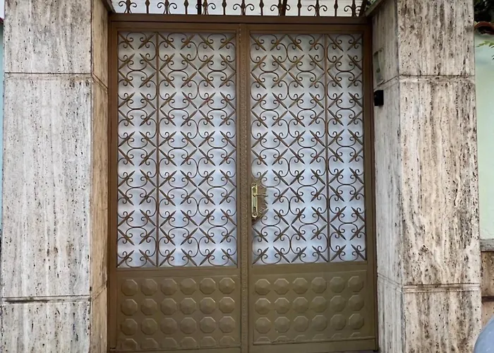 Doni's Charming Vintage *